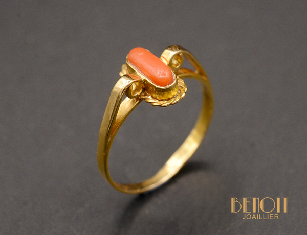 Bague Ancienne Or Jaune et Corail