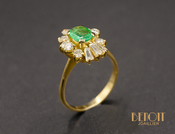 Bague Marquise Emeraude et Diamants