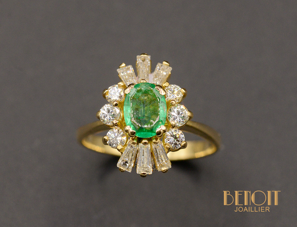 Bague Marquise Emeraude et Diamants