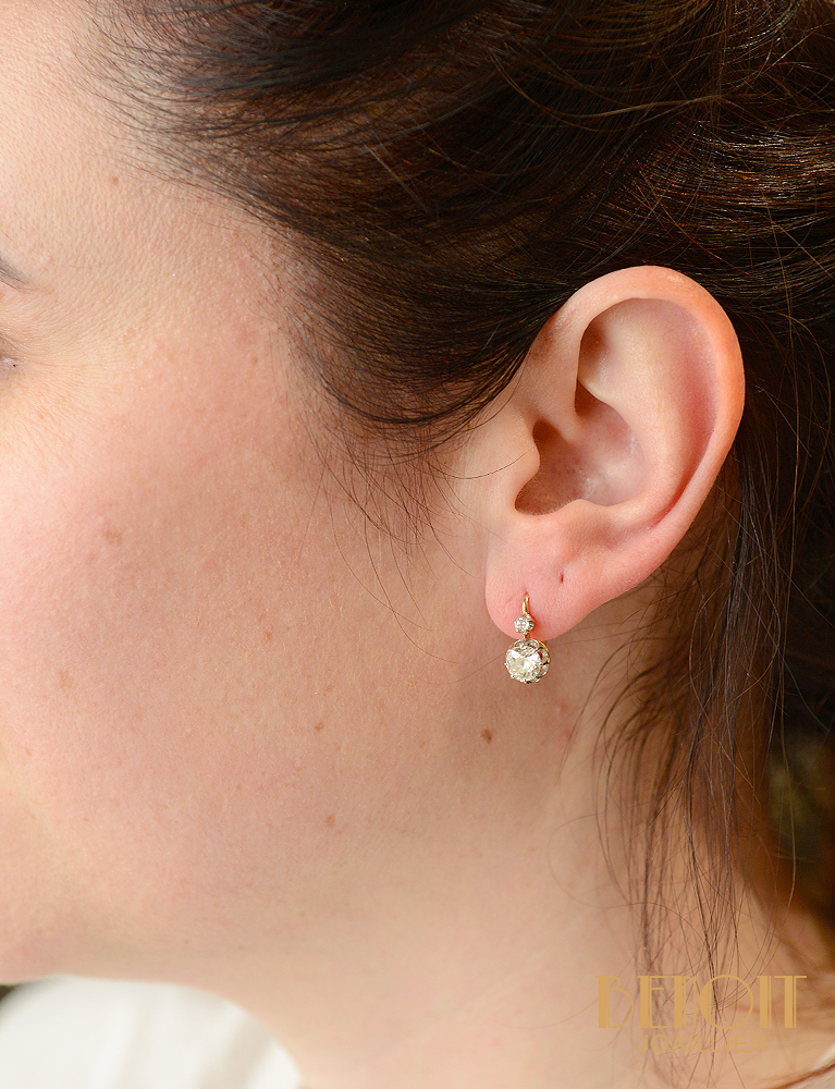 Paire de Dormeuses en Or Rose et Diamants