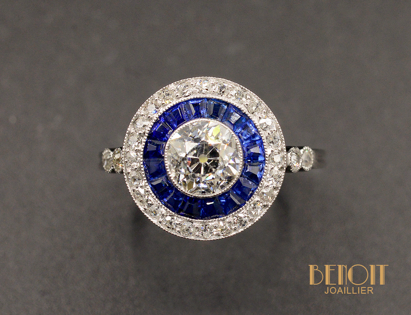 Bague Diamant Art Déco Double Entourage Diamants et Saphirs Calibrés