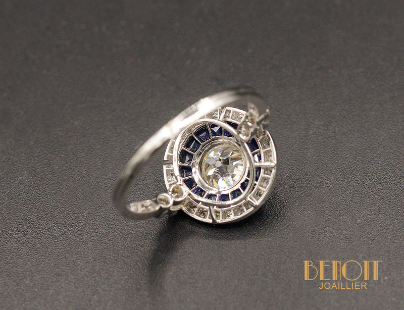 Bague Diamant Art Déco Double Entourage Diamants et Saphirs Calibrés