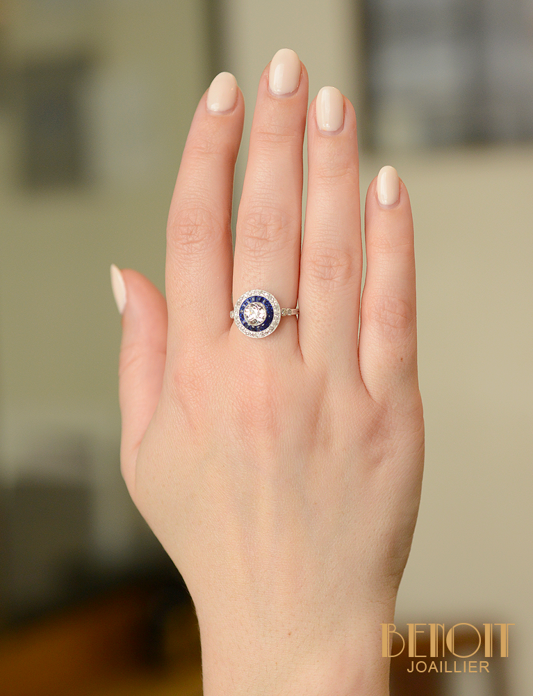 Bague Diamant Art Déco Double Entourage Diamants et Saphirs Calibrés