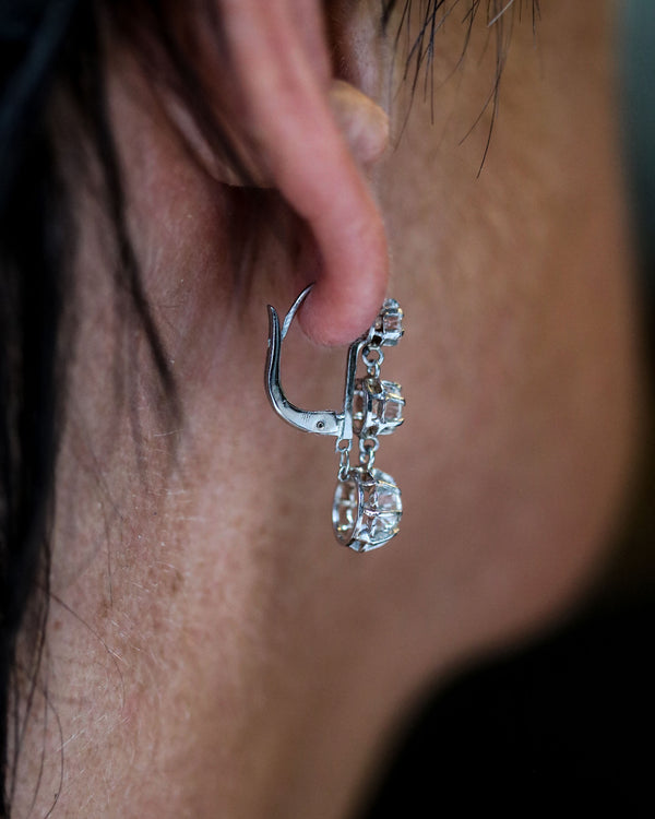 Paire de Dormeuses Pendantes Diamants, Or et Platine