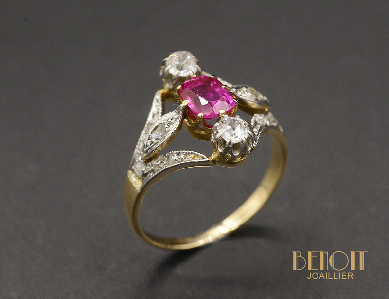 Bague Trilogie Rubis Verneuil Diamants