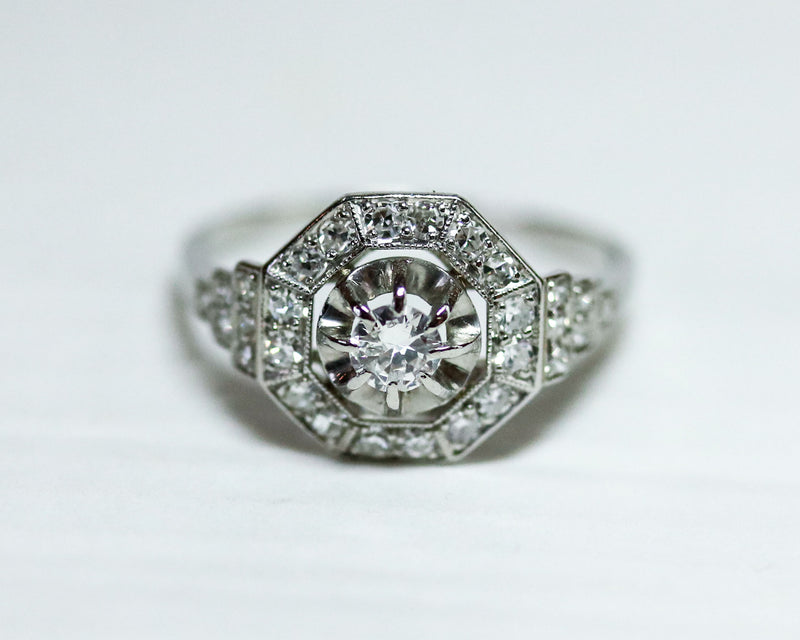 Bague Art Déco Octogonale Platine et Diamants