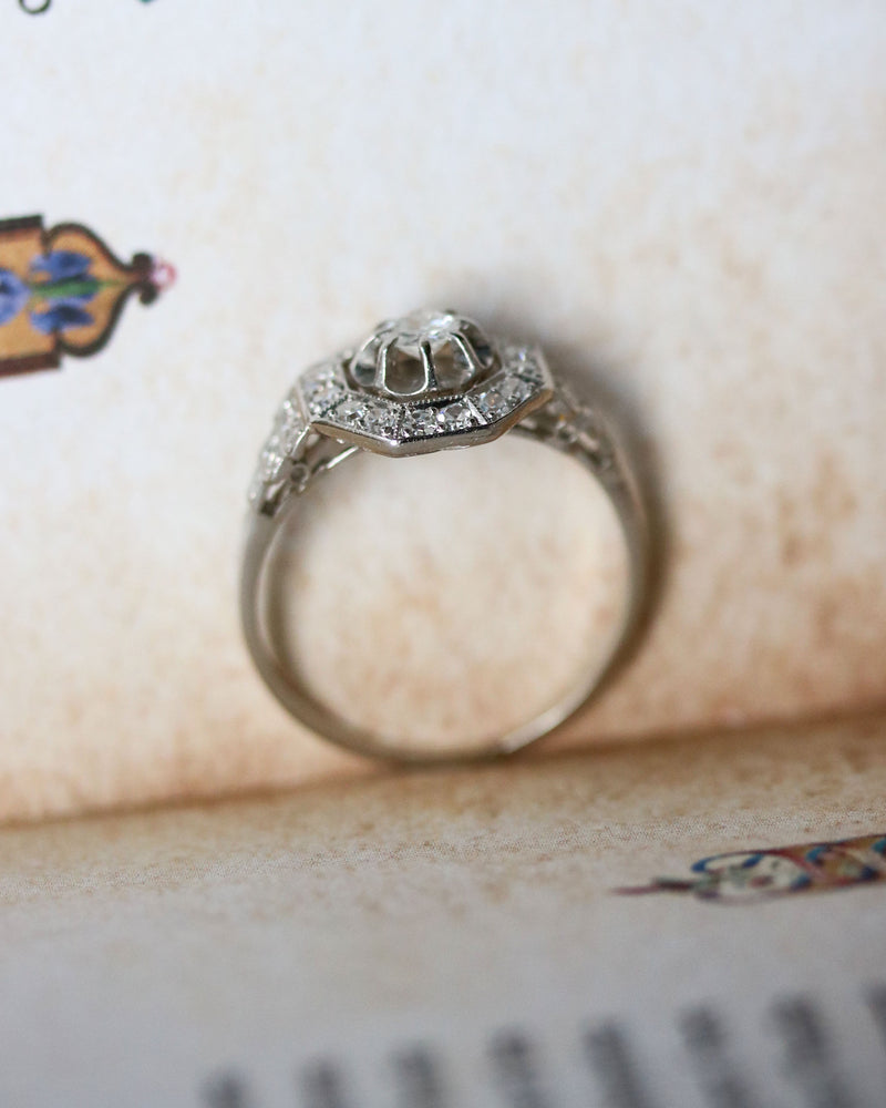 Bague Art Déco Octogonale Platine et Diamants