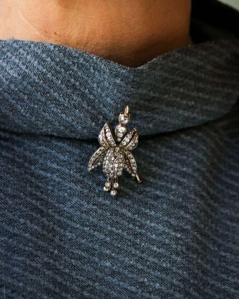 Pendentif et Boche Fleur Fuchsia Or rose Argent Diamants