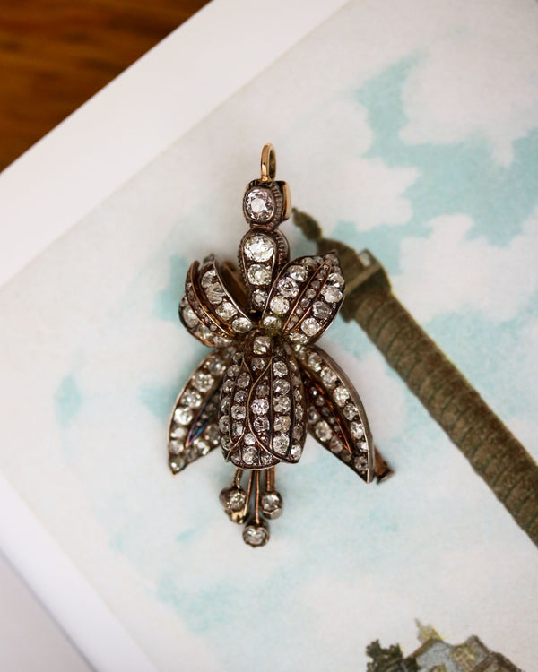 Pendentif et Boche Fleur Fuchsia Or rose Argent Diamants