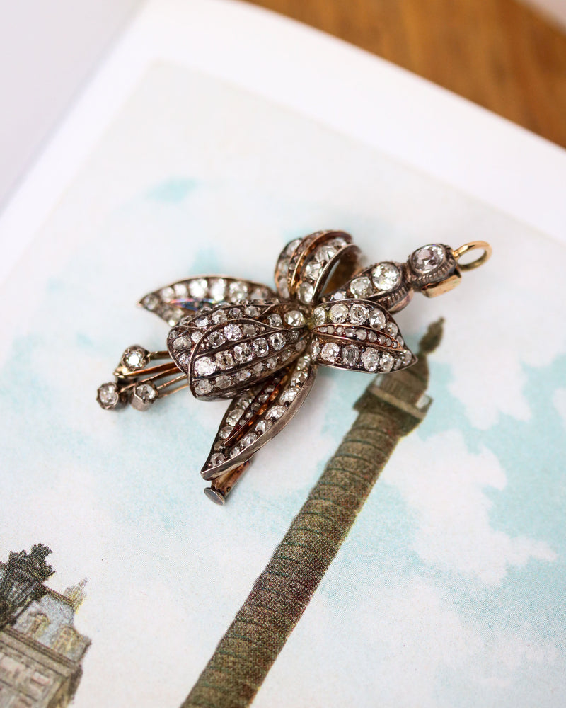 Pendentif et Boche Fleur Fuchsia Or rose Argent Diamants