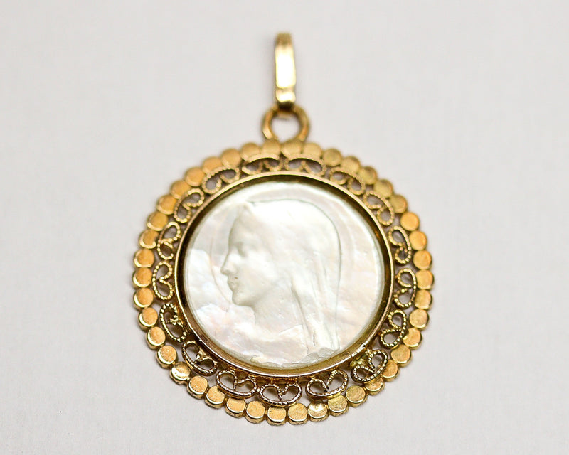 Médaille Ancienne Or Rose et Nacre