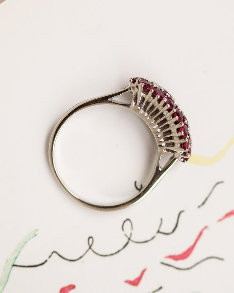 Bague 1950 Jarretière Diamants et Rubis