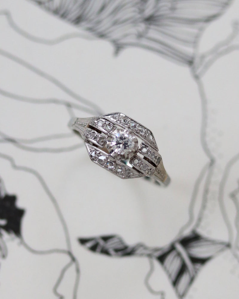 Bague Art Déco Or blanc Platine Diamant