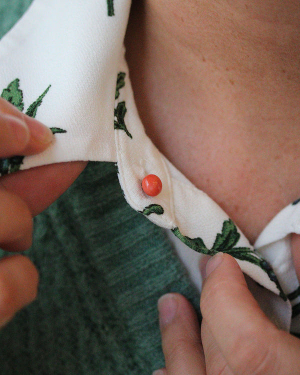 Paire de Boutons de Col Or Rose et Corail