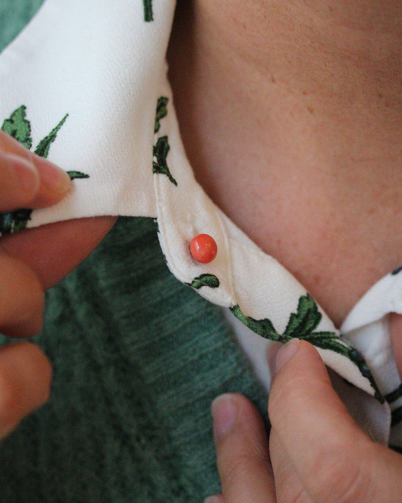 Paire de Boutons de Col Or Rose et Corail