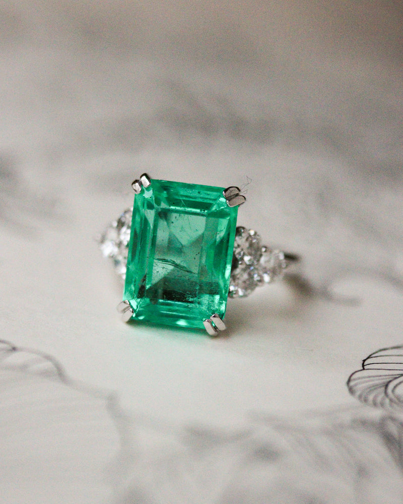 Bague Or Blanc Platine Emeraude de Colombie et Diamants