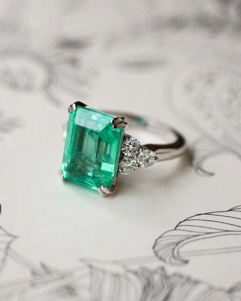 Bague Or Blanc Platine Emeraude de Colombie et Diamants