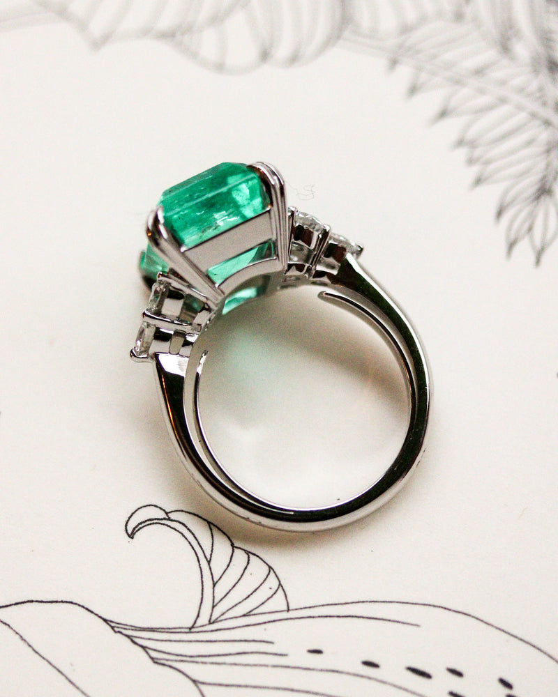 Bague Or Blanc Platine Emeraude de Colombie et Diamants