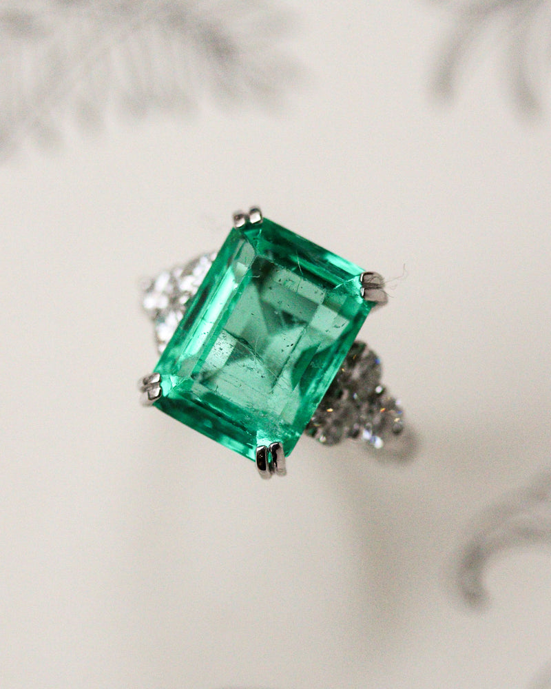 Bague Or Blanc Platine Emeraude de Colombie et Diamants