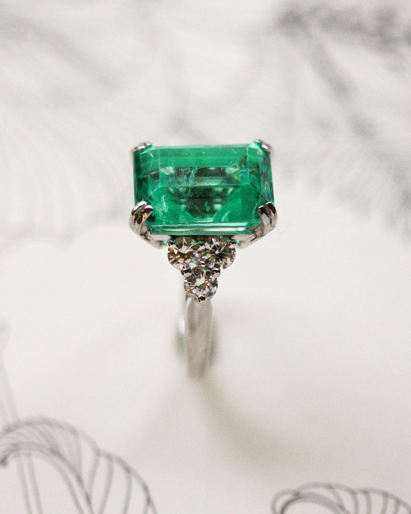 Bague Or Blanc Platine Emeraude de Colombie et Diamants