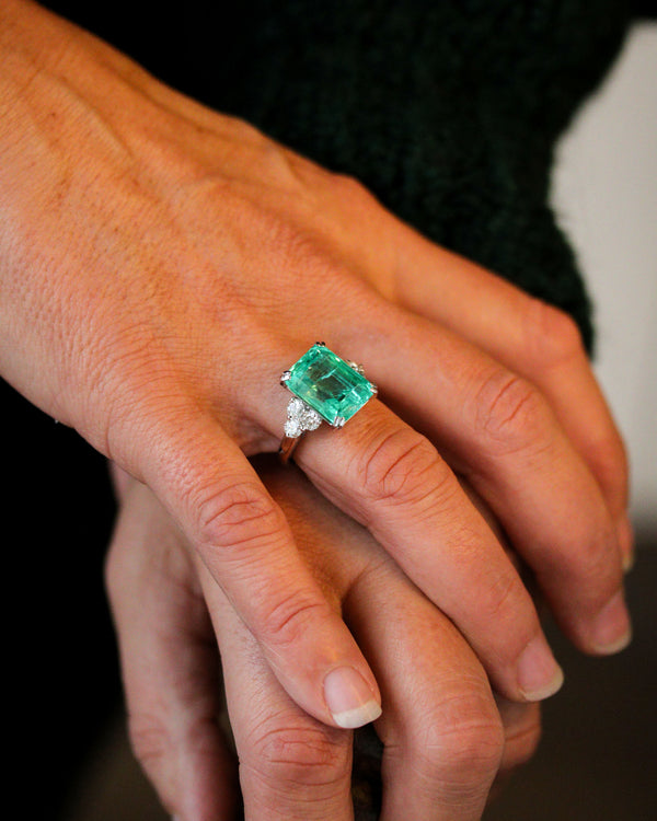 Bague Or Blanc Platine Emeraude de Colombie et Diamants