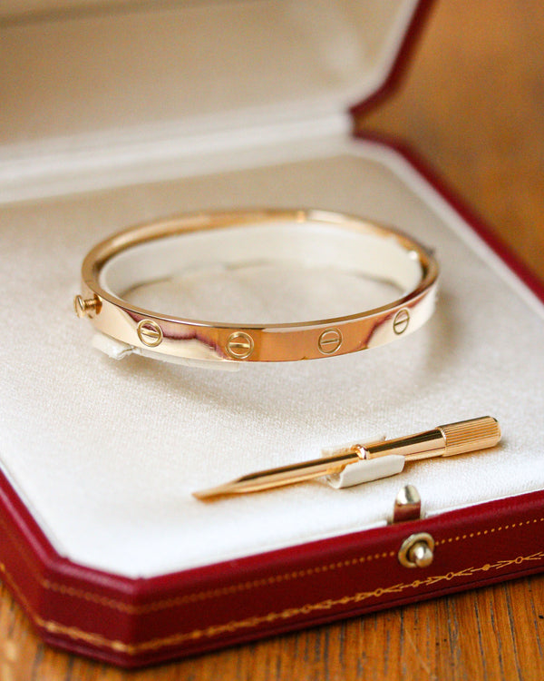 Bracelet Love Moyen signé "Cartier" Or Jaune