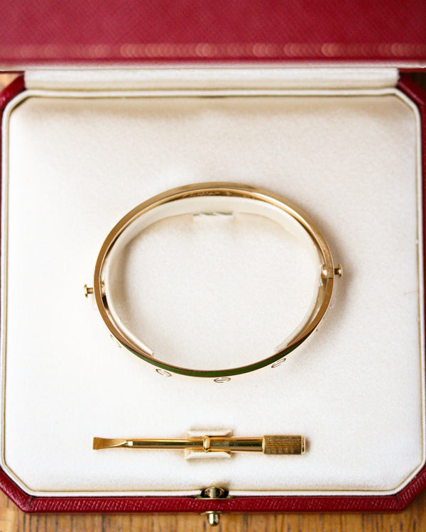 Bracelet Love Moyen signé "Cartier" Or Jaune