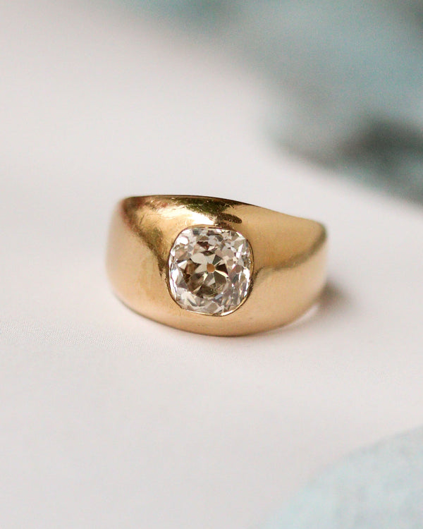 Bague Jonc Or Jaune et Diamant Taille Coussin