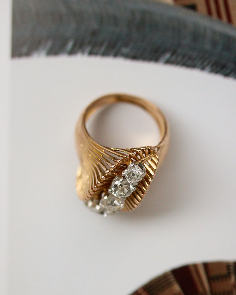 Bague 1950 Or jaune et Platine et Diamants Taille Coussin