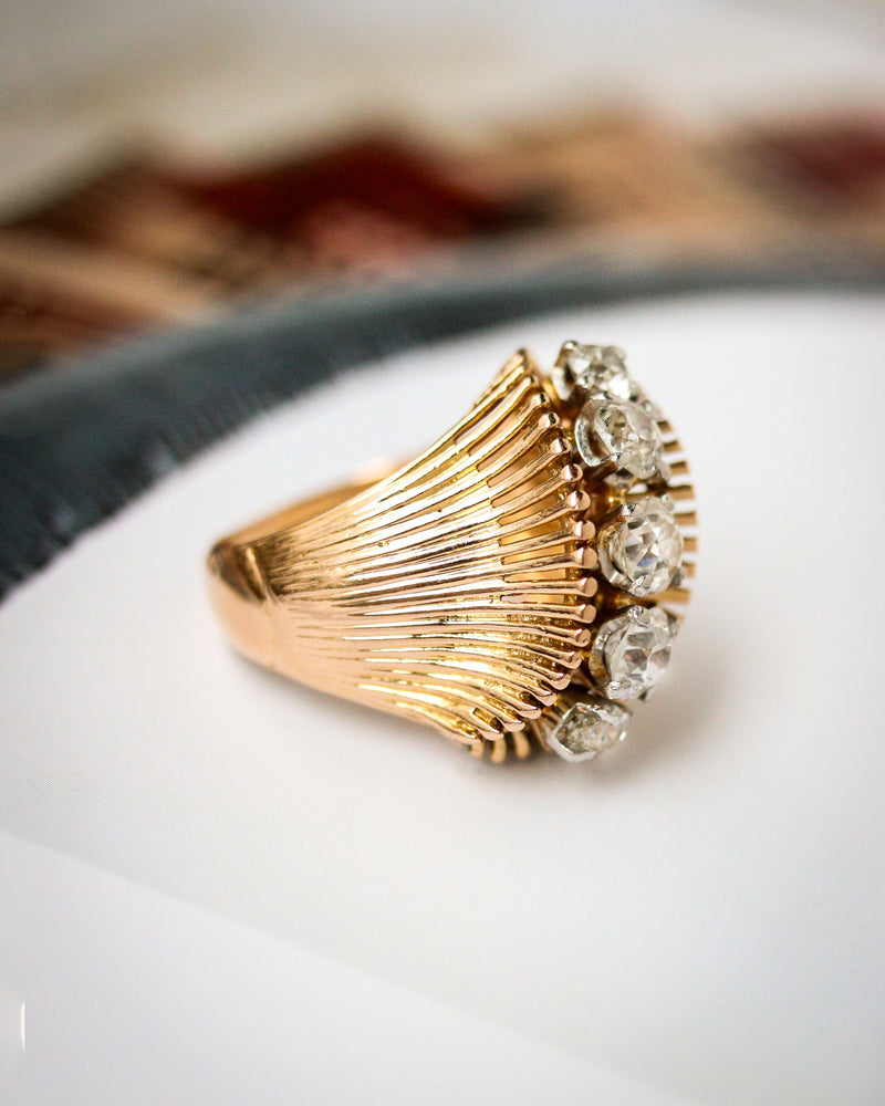 Bague 1950 Or jaune et Platine et Diamants Taille Coussin