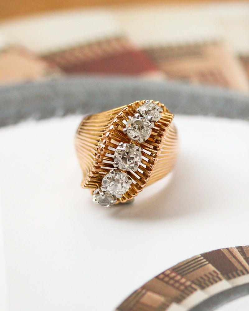 Bague 1950 Or jaune et Platine et Diamants Taille Coussin