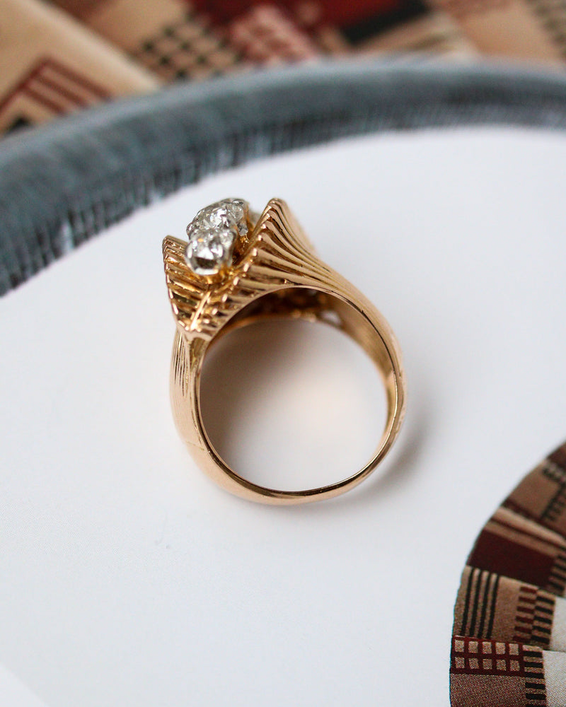 Bague 1950 Or jaune et Platine et Diamants Taille Coussin