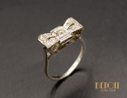 Bague Art Déco "Nœud Stylisé" Or Blanc Diamants
