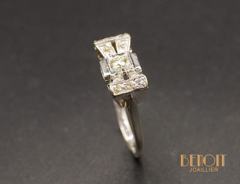 Bague Art Déco "Nœud Stylisé" Or Blanc Diamants