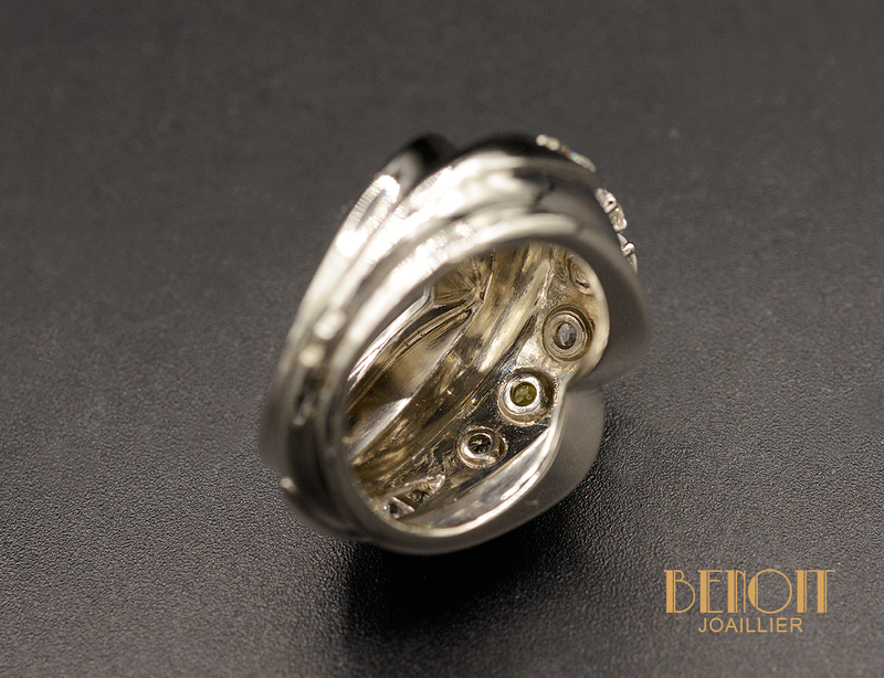 Bague Dôme Année 1950 Diamants et platine