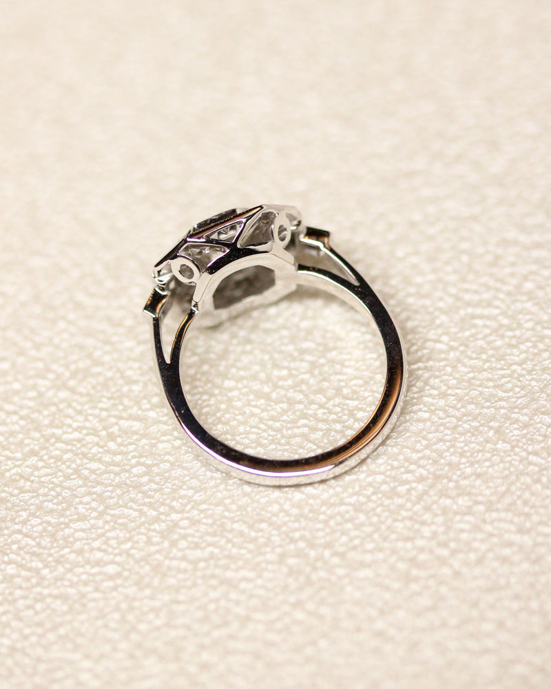 Bague Création Benoît Joaillier "Carré Pans Coupés" Diamant 1ct Certifié