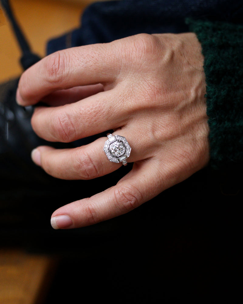 Bague Création Benoît Joaillier "Carré Pans Coupés" Diamant 1ct Certifié