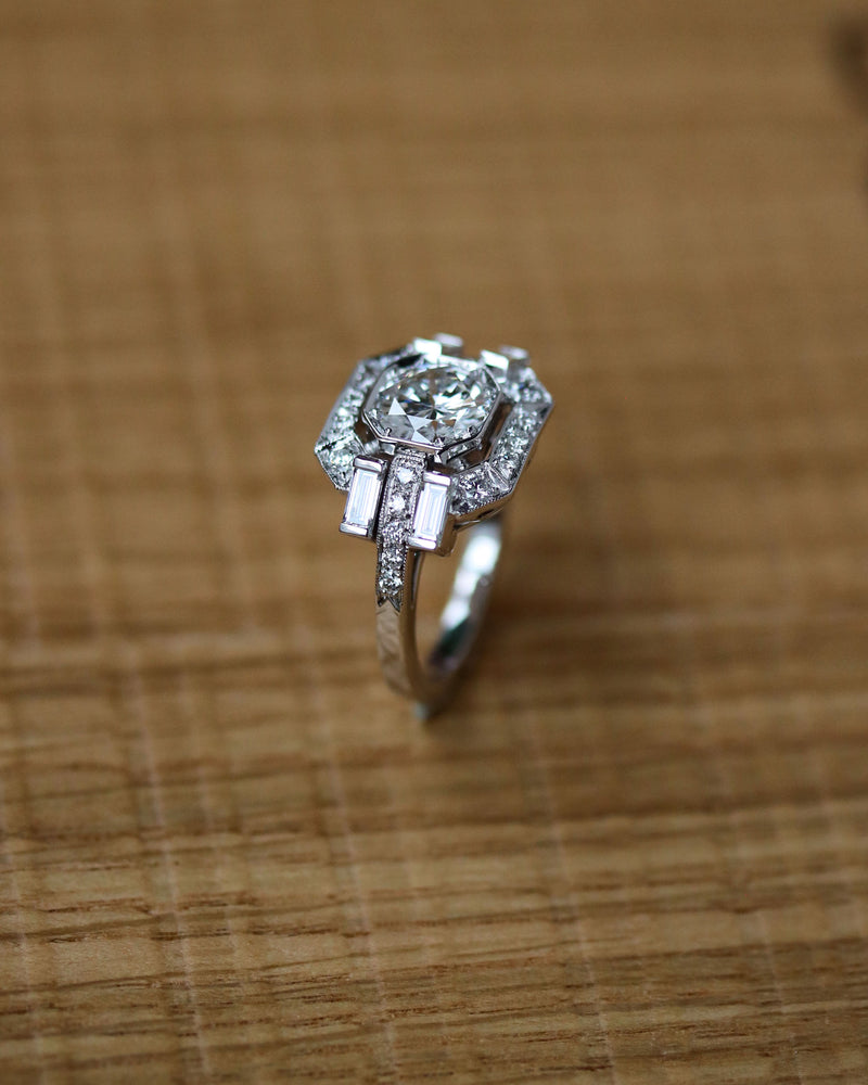 Bague Création Benoit Joaillier "Carrée Pans Coupés Doubles Baguettes" Diamant 1.24 ct