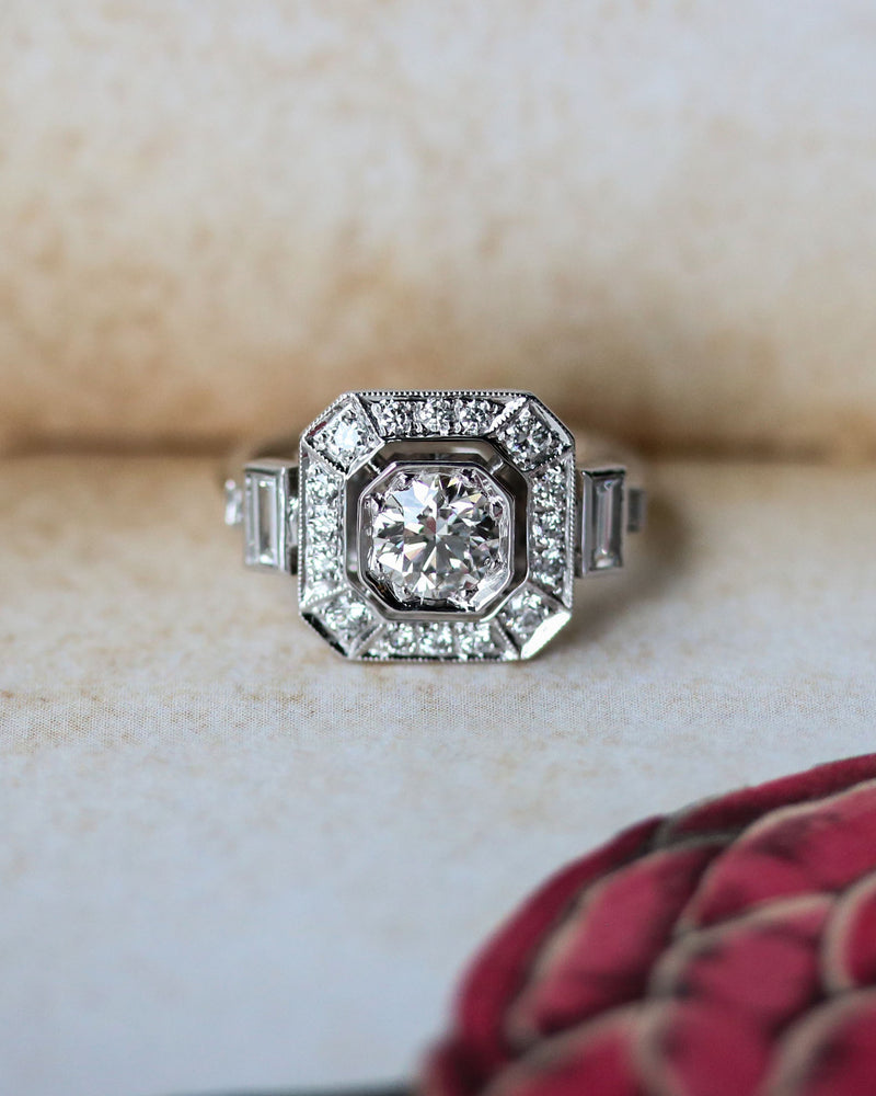 Bague Création Benoit Joaillier "Carrée Pans Coupés Baguettes" Diamant 0.55 ct taille brillant