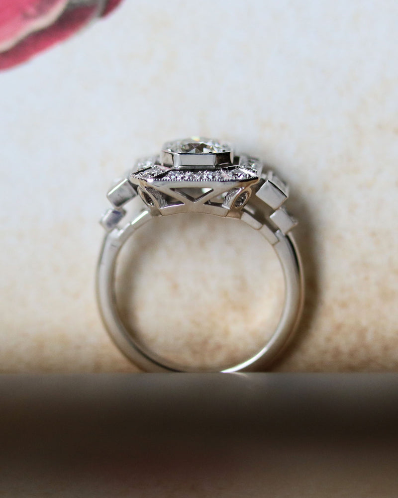 Bague Création Benoit Joaillier "Carrée Pans Coupés Baguettes" Diamant 0.55 ct taille brillant