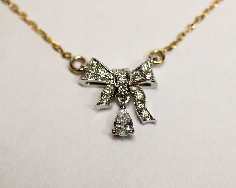 Pendentif Création Benoit Joaillier "Noeud Style Art Déco" Or Blanc et Jaune