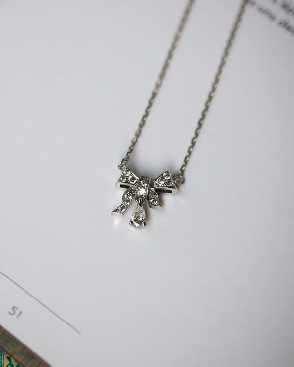 Pendentif Création Benoit Joaillier "Noeud Style Art Déco" Or Blanc