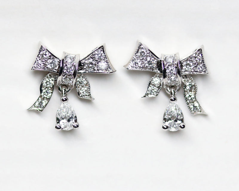 Boucle d'Oreilles Création Benoit Joaillier "Noeuds Style Art Déco" Diamants