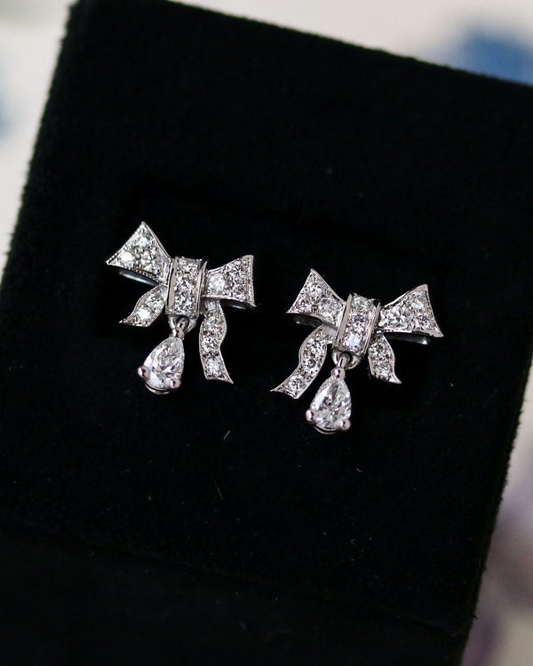 Boucle d'Oreilles Création Benoit Joaillier "Noeuds Style Art Déco" Diamants