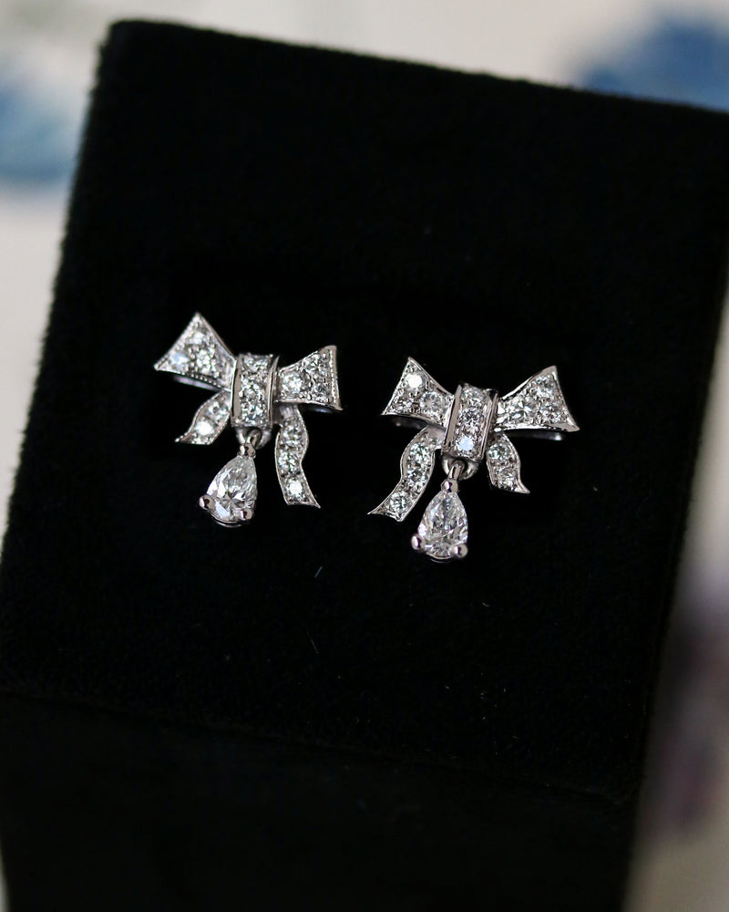 Boucle d'Oreilles Création Benoit Joaillier "Noeuds Style Art Déco" Diamants