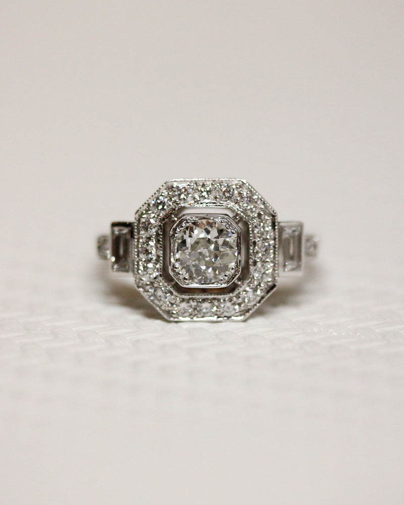 Bague Création Benoît Joaillier "Carré Pans Coupés" Diamant Taille Ancienne