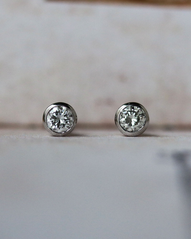 Paire de Boucles d'Oreilles Puces Création Benoit Joaillier