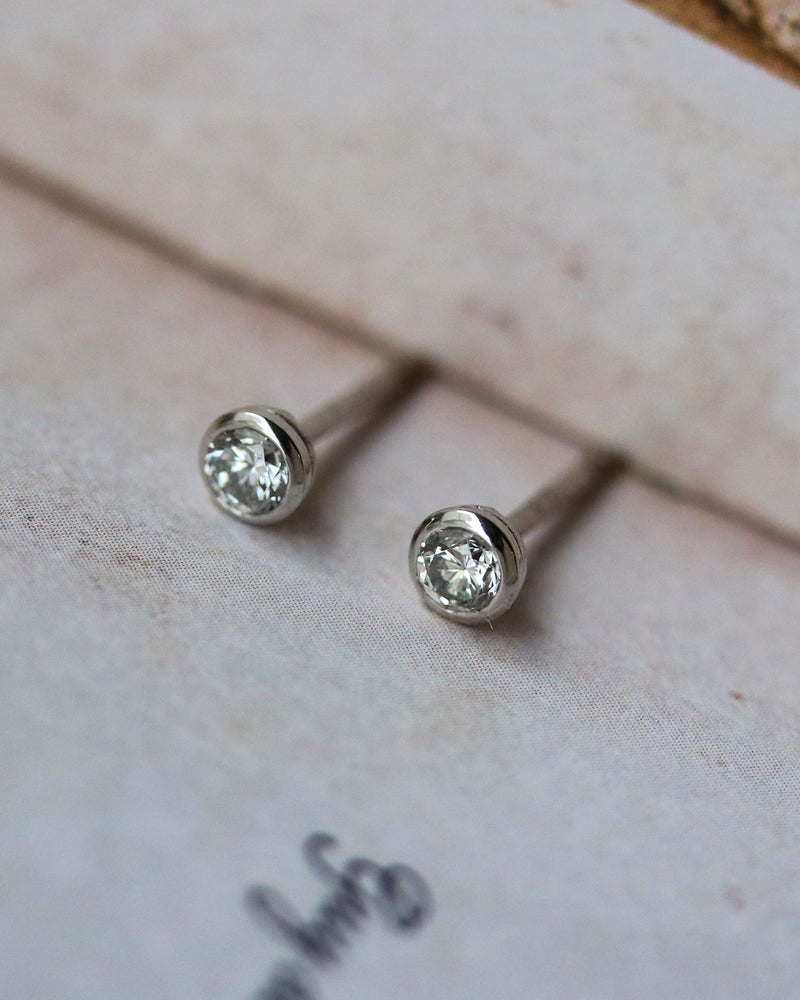 Paire de Boucles d'Oreilles Puces Création Benoit Joaillier