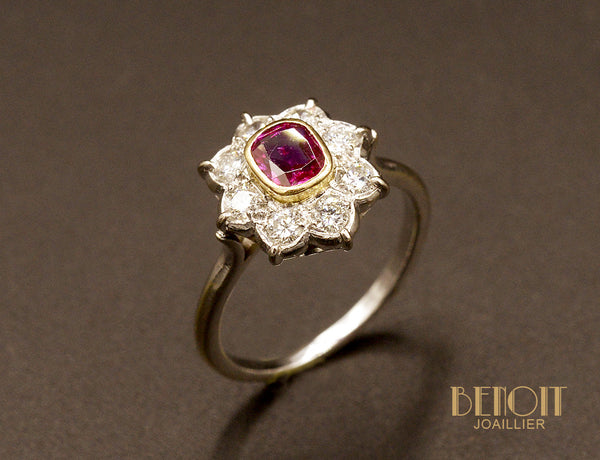 Bague Rubis Entourage Diamants