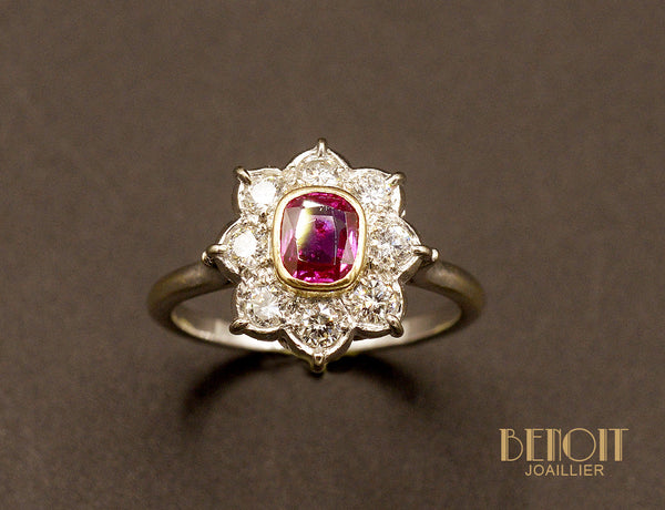 Bague Rubis Entourage Diamants